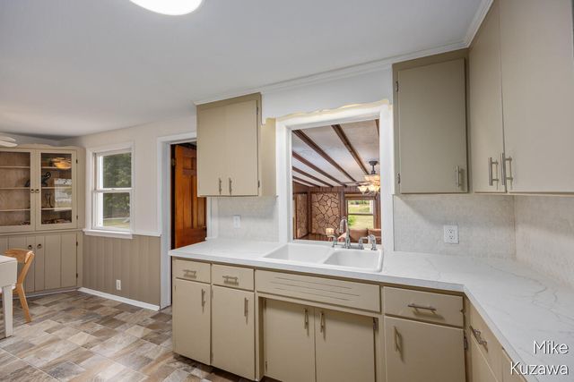 3901 Suburban Shores Drive Ne, Plainfield Twp, MI 49525