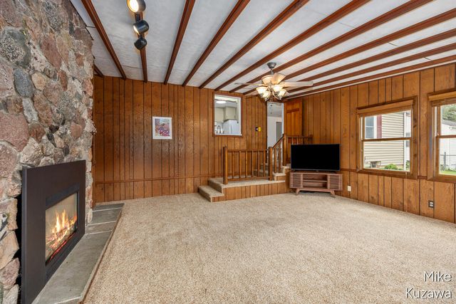 3901 Suburban Shores Drive Ne, Plainfield Twp, MI 49525
