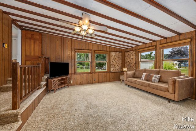 3901 Suburban Shores Drive Ne, Plainfield Twp, MI 49525