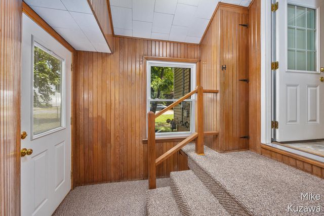 3901 Suburban Shores Drive Ne, Plainfield Twp, MI 49525