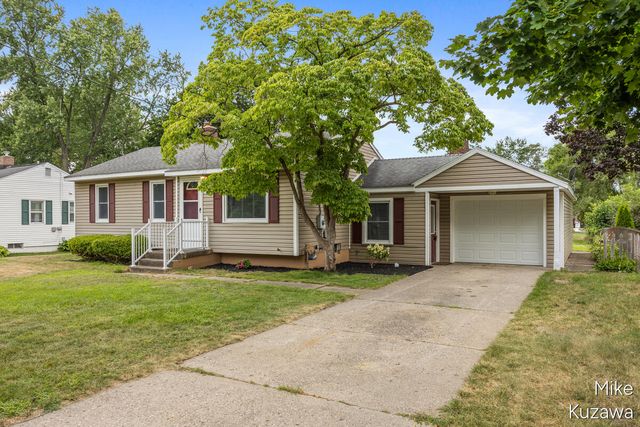 3901 Suburban Shores Drive Ne, Plainfield Twp, MI 49525