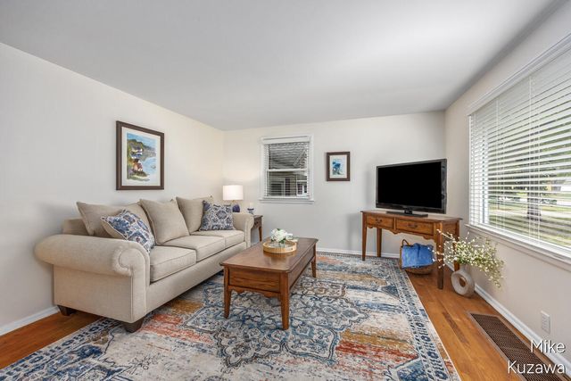 3901 Suburban Shores Drive Ne, Plainfield Twp, MI 49525