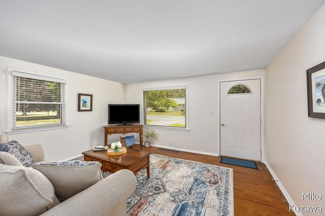 3901 Suburban Shores Drive Ne, Plainfield Twp, MI 49525