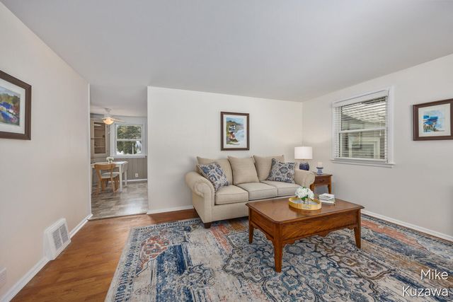 3901 Suburban Shores Drive Ne, Plainfield Twp, MI 49525