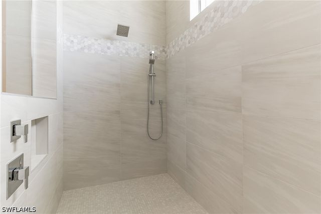 6051 Plana Cays DR, Naples, FL 34113