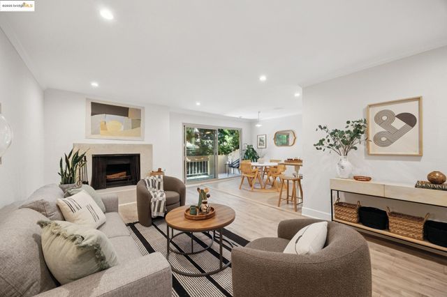 55 Fairmount Ave 215, Oakland, CA 94611