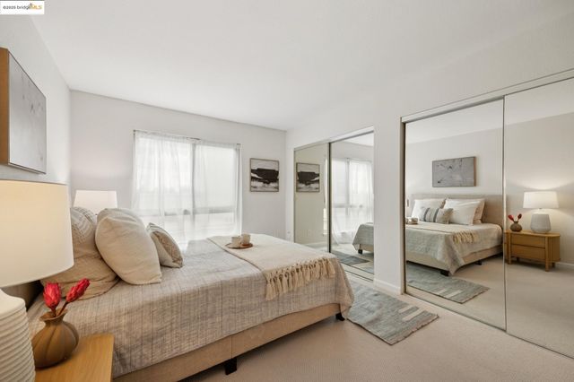 55 Fairmount Ave 215, Oakland, CA 94611