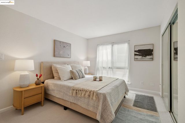 55 Fairmount Ave 215, Oakland, CA 94611