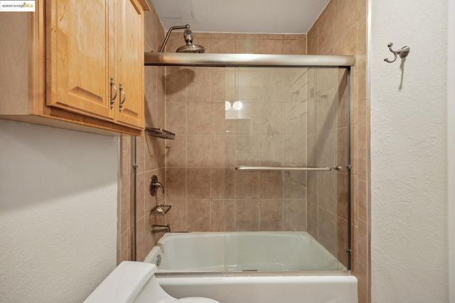 55 Fairmount Ave 215, Oakland, CA 94611