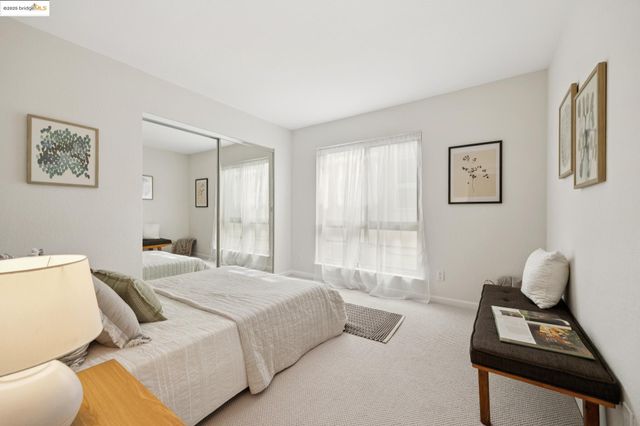 55 Fairmount Ave 215, Oakland, CA 94611