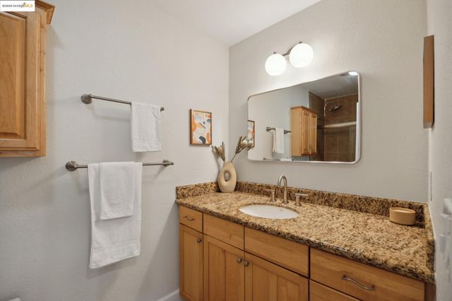 55 Fairmount Ave 215, Oakland, CA 94611