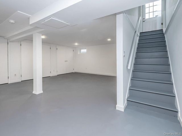 127 Cow Neck Road, Port Washington, NY 11050