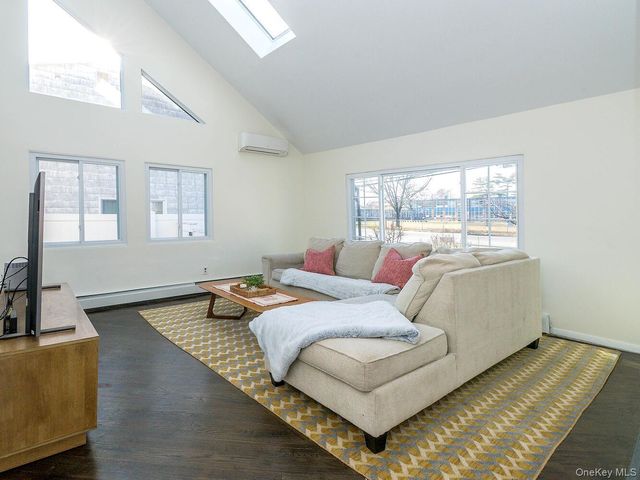 127 Cow Neck Road, Port Washington, NY 11050