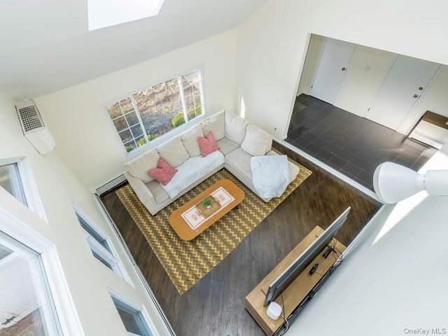 127 Cow Neck Road, Port Washington, NY 11050