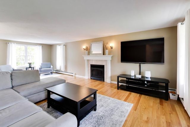 24 Meadow Ln, Hanson, MA 02341