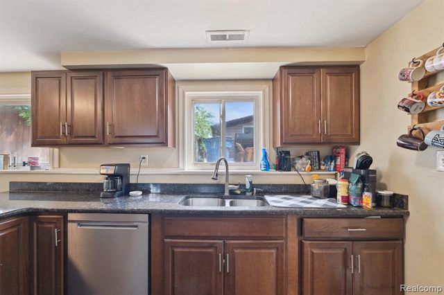 30011 Young Drive, Rockwood, MI 48173