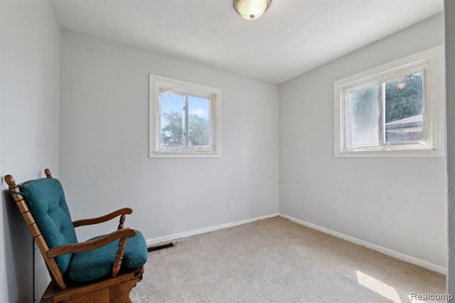 30011 Young Drive, Rockwood, MI 48173