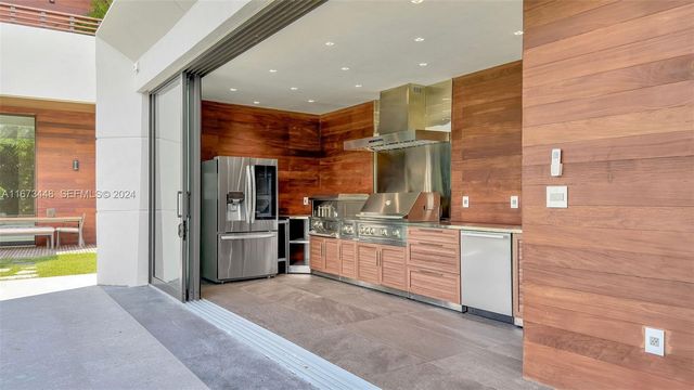 9860 NE 5th Avenue Road, Miami Shores, FL 33138