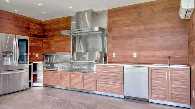 9860 NE 5th Avenue Road, Miami Shores, FL 33138