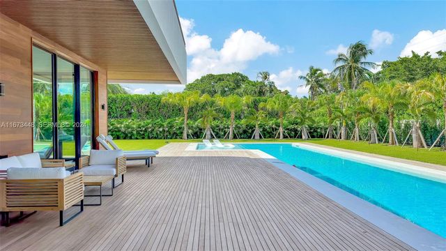 9860 NE 5th Avenue Road, Miami Shores, FL 33138