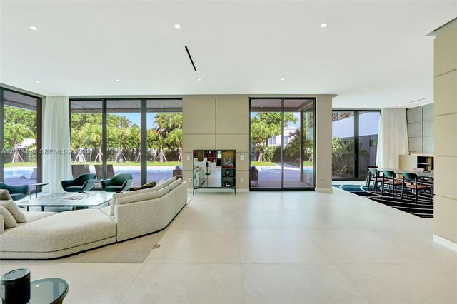 9860 NE 5th Avenue Road, Miami Shores, FL 33138