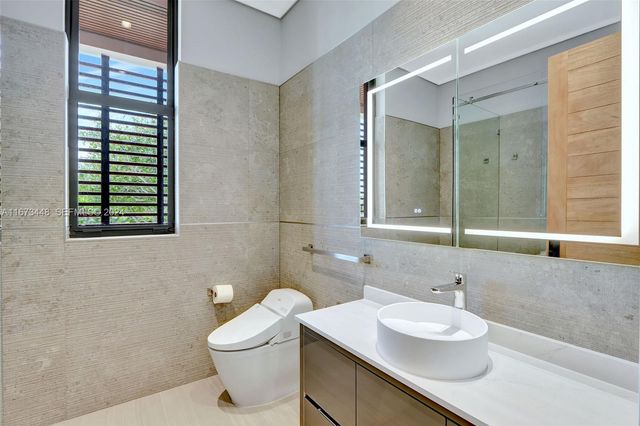 9860 NE 5th Avenue Road, Miami Shores, FL 33138