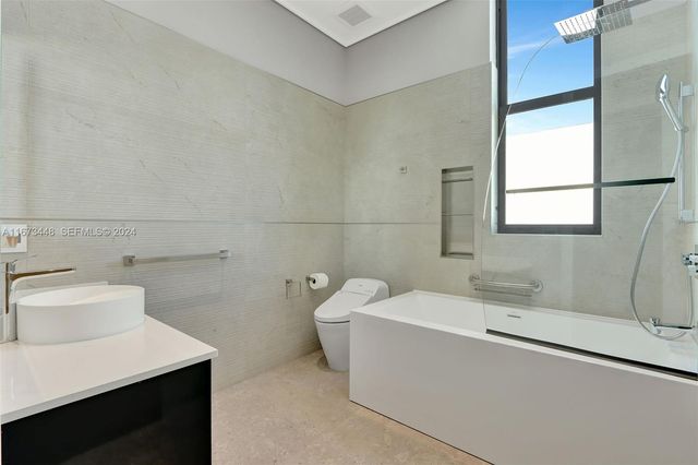 9860 NE 5th Avenue Road, Miami Shores, FL 33138