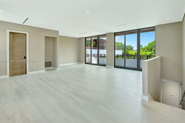 9860 NE 5th Avenue Road, Miami Shores, FL 33138