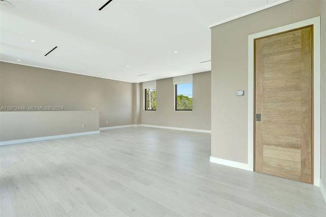 9860 NE 5th Avenue Road, Miami Shores, FL 33138