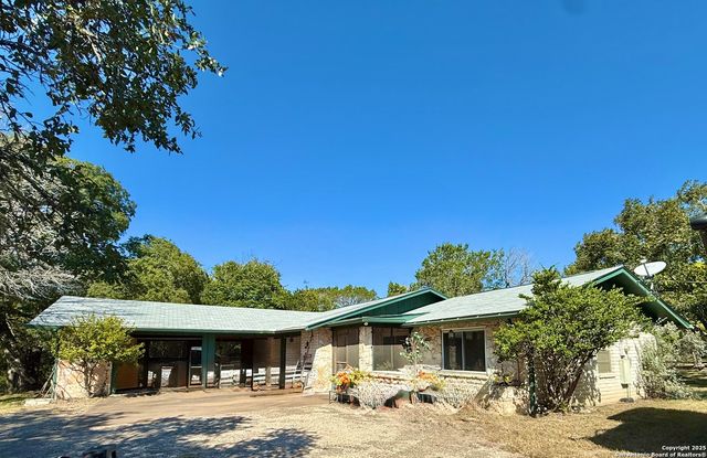 204 Aqua Vista, Kerrville, TX 78028