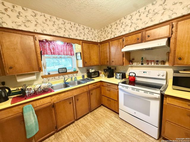 204 Aqua Vista, Kerrville, TX 78028