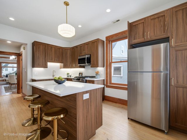 1415 W George Street 1, Chicago, IL 60657