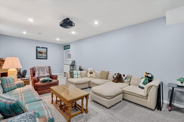 6152 Natures Cove, Grand Blanc Charter Township, MI 48439