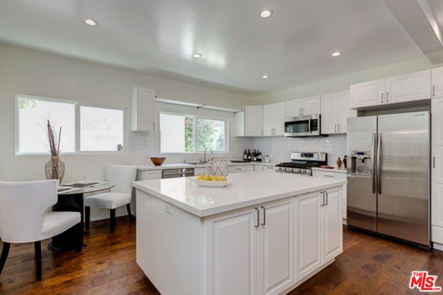 831 S Curson Avenue, Los Angeles, CA 90036