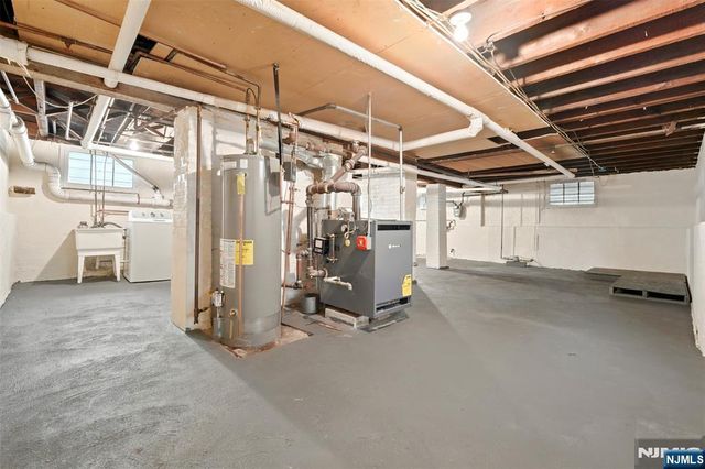888 Lake Street, Newark, NJ 07104
