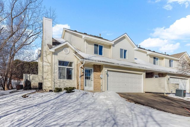 7025 49th Street N, Oakdale, MN 55128