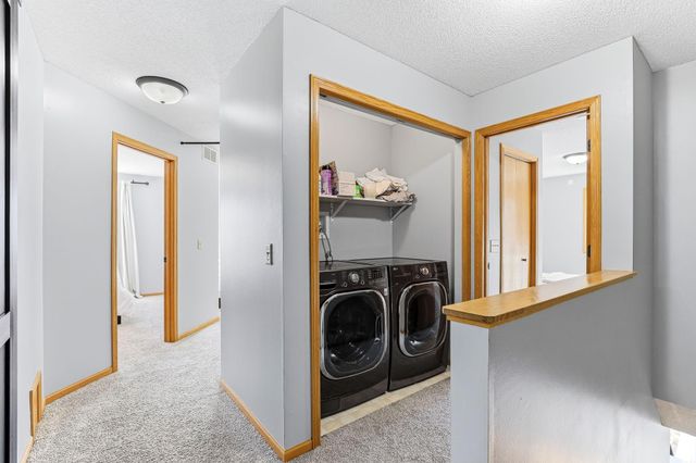 7025 49th Street N, Oakdale, MN 55128