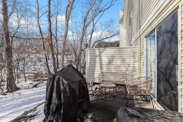 7025 49th Street N, Oakdale, MN 55128