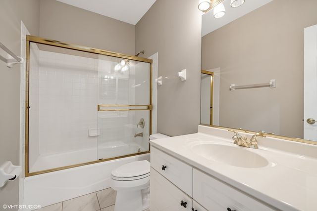 501 Forest Avenue 305, Glen Ellyn, IL 60137