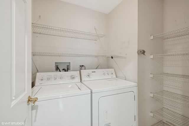 501 Forest Avenue 305, Glen Ellyn, IL 60137