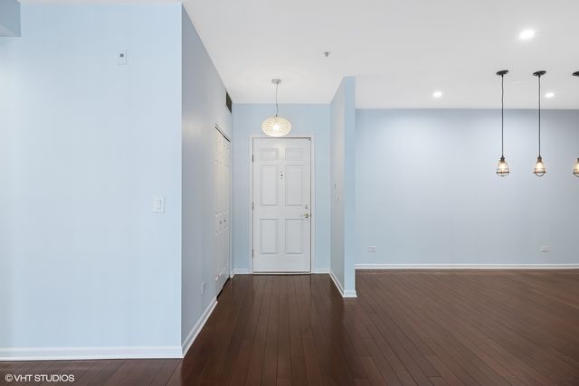 501 Forest Avenue 305, Glen Ellyn, IL 60137