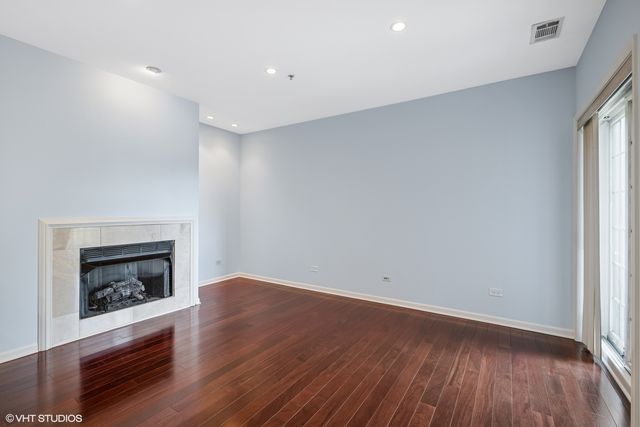 501 Forest Avenue 305, Glen Ellyn, IL 60137