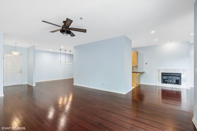 501 Forest Avenue 305, Glen Ellyn, IL 60137