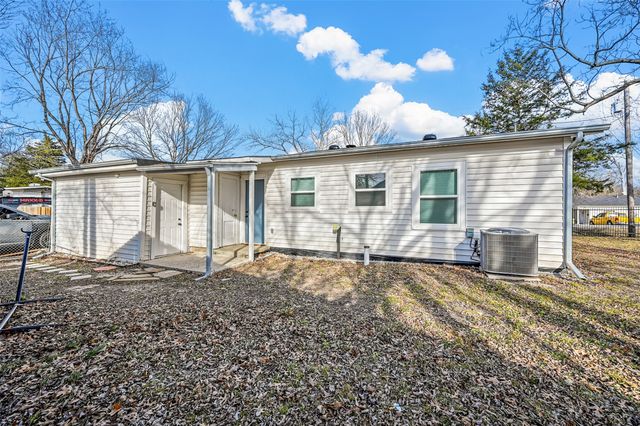 611 N Elm Street, Lancaster, TX 75146