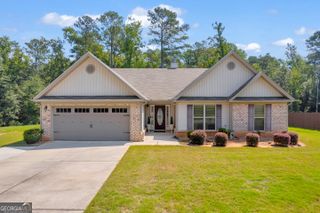 660 McCannon Morris Road, Hull, GA 30646