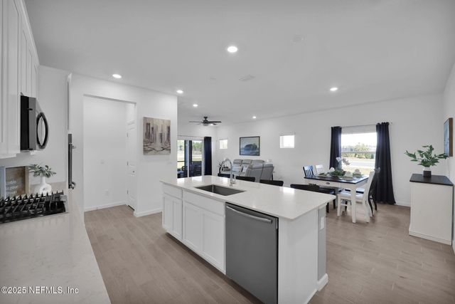 36 DOGLEG, St. Johns, FL 32259