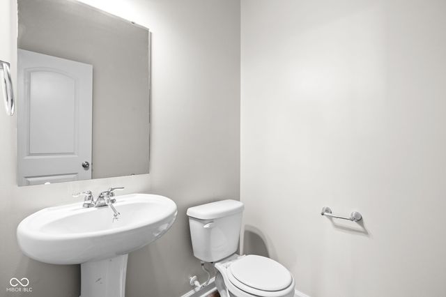 5563 Gateway East Drive, Whitestown, IN 46075