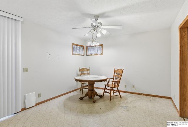 2627 N 70 Street, Omaha, NE 68104