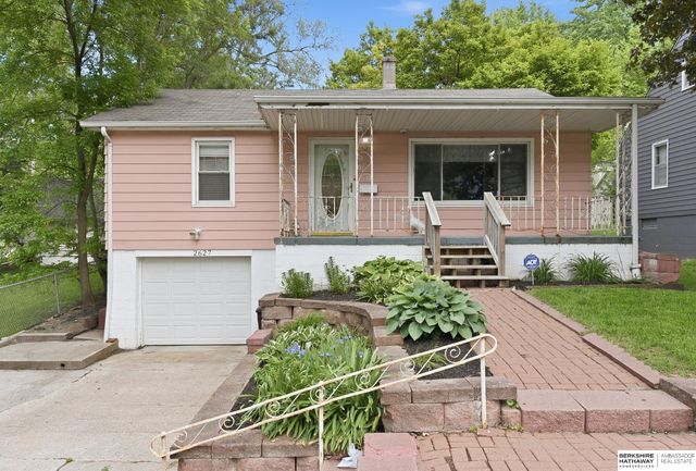 2627 N 70 Street, Omaha, NE 68104