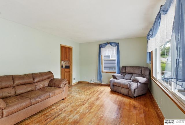 2627 N 70 Street, Omaha, NE 68104